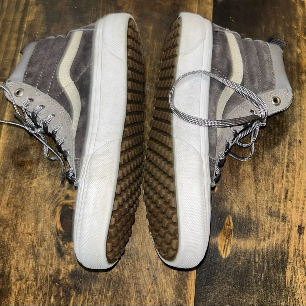 Vans Sk8 Hi MTE Womens Size 8 Gray Suede Faux Fur Lining Skate Shoes Sneakers